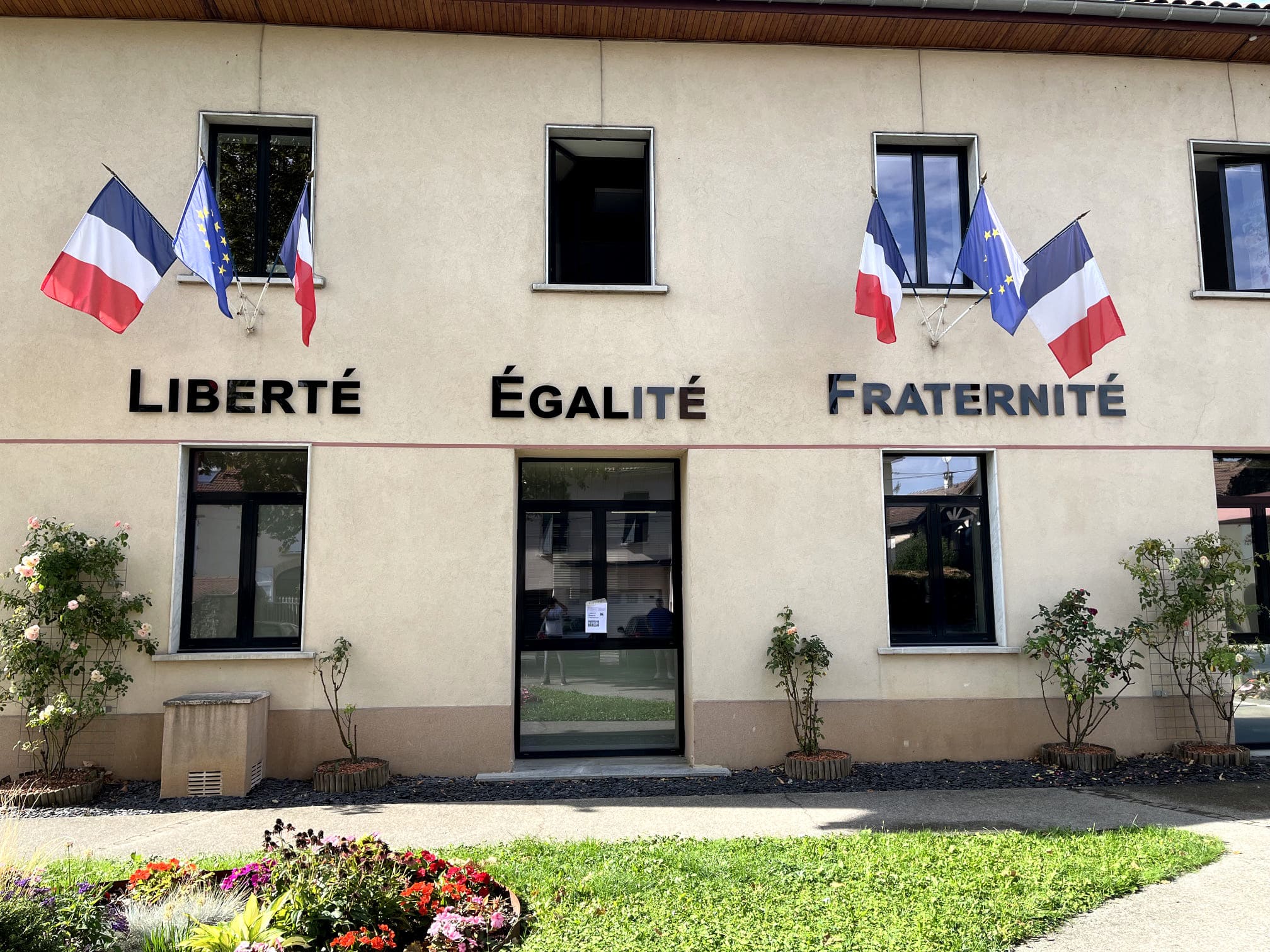 Enseigne façade mairie de Varces