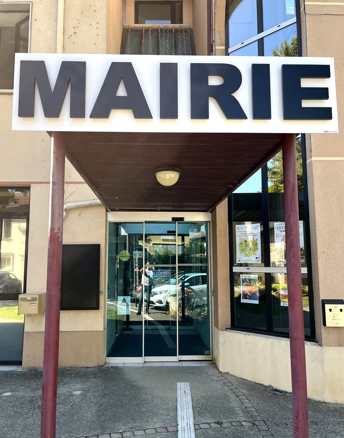 Enseigne façade mairie de Varces